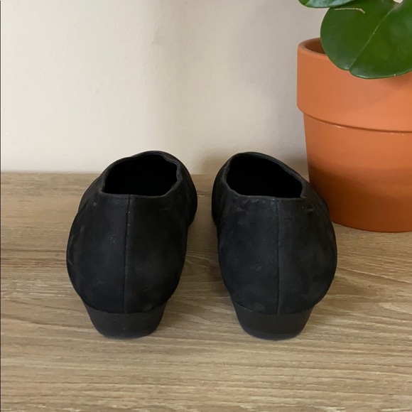 Eileen Fisher Canoe Heeled Black Suede Flats - Picture 5 of 7